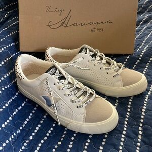 Vintage Havana Wild Cheeta Cream and White Low-Top Sneakers